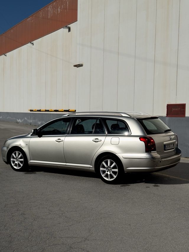 Toyota Avensis 2005