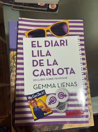 El diari lila de la Carlota: Un llibre sobre el...