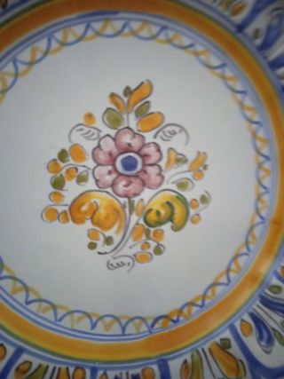 Plato de cerámica Talavera decorado