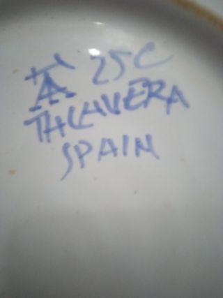Plato de cerámica Talavera decorado