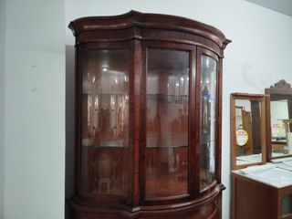 Vitrina de madera y cristal El Corte Inglés