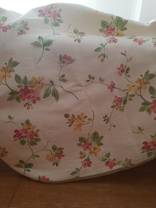 Mantel de mesa camilla con rosas