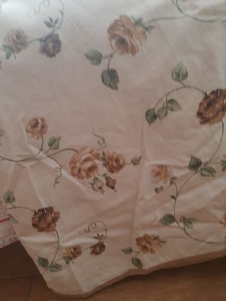 Mantel de mesa camilla con rosas