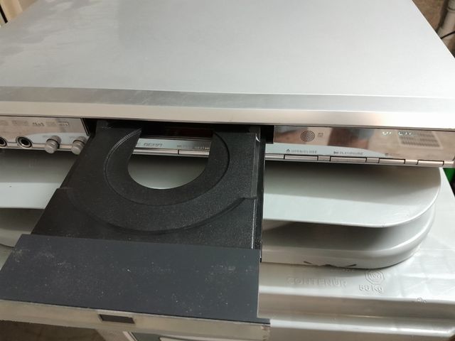 Lettore DVD Strong SRT 1500