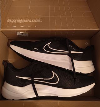Zapatillas Nike Running Negras Izquierda
