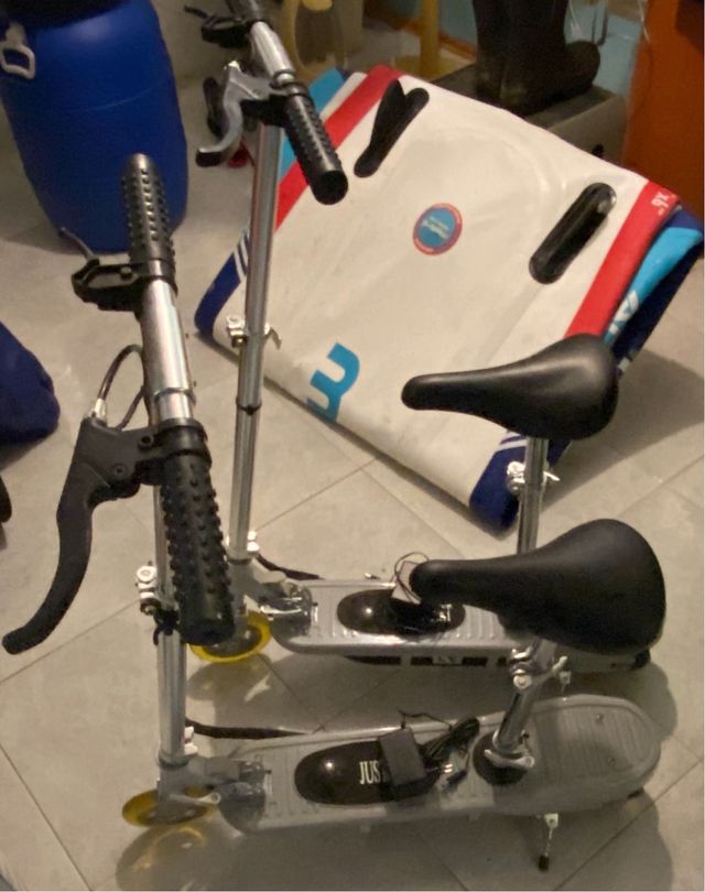 2 Patinetes Eléctricos con asiento Nuevos