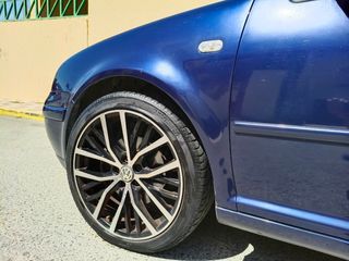 Volkswagen Golf 2000