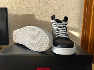 Levi’s High Top Logo Black – Talla 42 – Poco uso