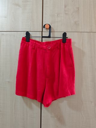 Pantalones cortos rojos Stradivarius mujer