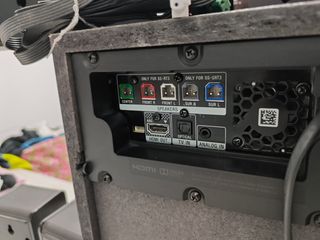 Barra de sonido negra modelo HT-RT3.  Sony 5.1