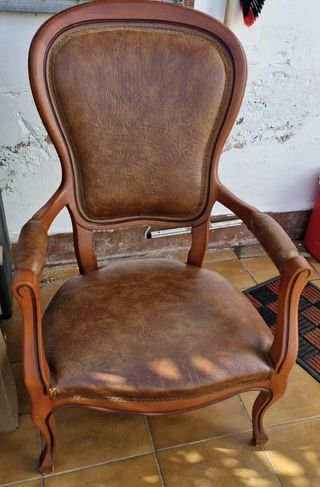 Sillón de cuero marrón