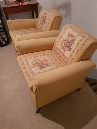 2 Butacas de tela con estampado floral