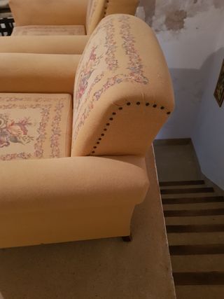 2 Butacas de tela con estampado floral