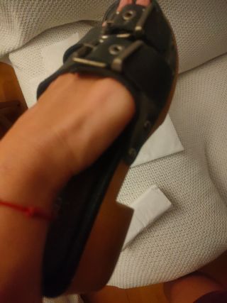 Sandalias IT SE cuero negras hebillas
