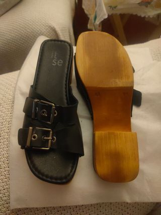 Sandalias IT SE cuero negras hebillas