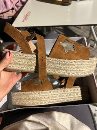 Sandalias Cuña Marrones y Doradas