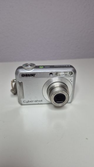 Cámara Digital Sony Cyber-shot Plata