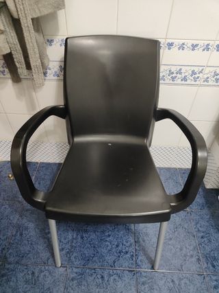 Silla Negra y Plateada