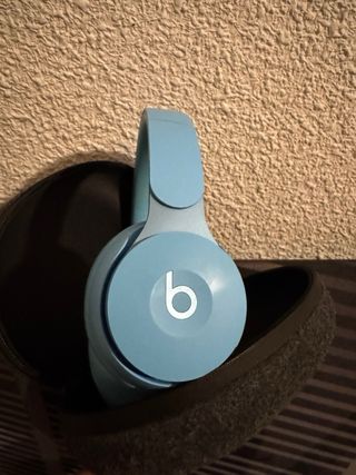 Beats Solo Pro azules en perfecto estado