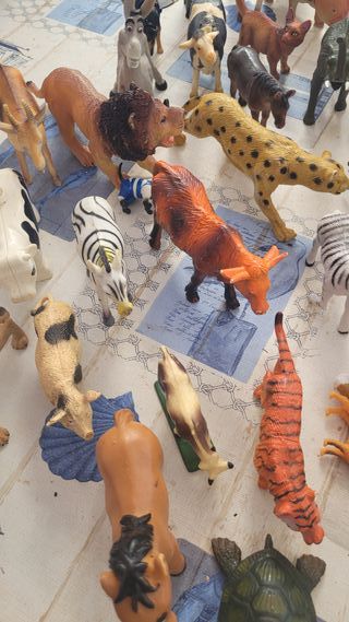 Lote de animales de juguete