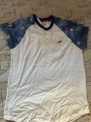 Camiseta Hollister blanca con estrellas