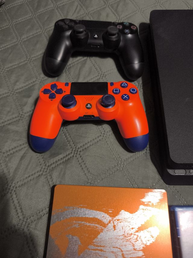 Pack PS4 CON MANDOS Y JUEGOS