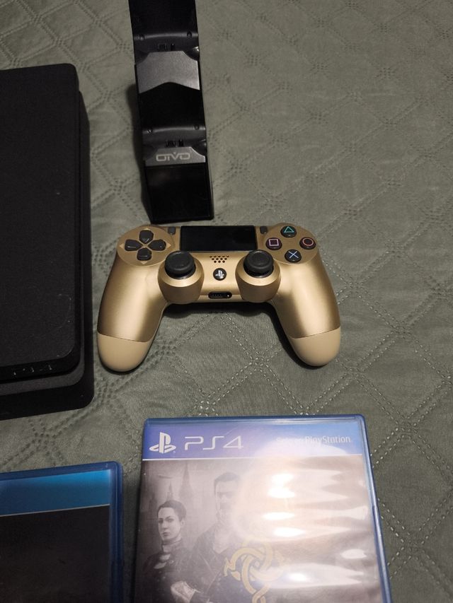 Pack PS4 CON MANDOS Y JUEGOS