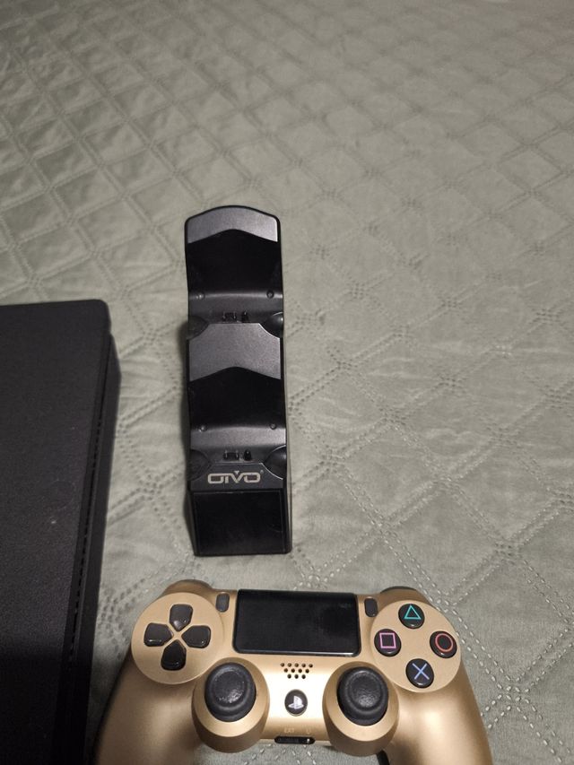 Pack PS4 CON MANDOS Y JUEGOS