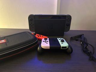 Nintendo Switch OLED + Dock + Joy-Con