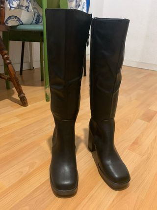 Botas altas negras con plataforma