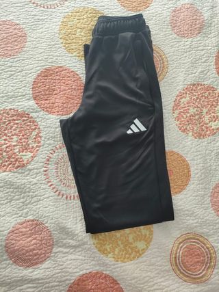 2 Pantalones Chándal Niño Adidas y Joma Negros