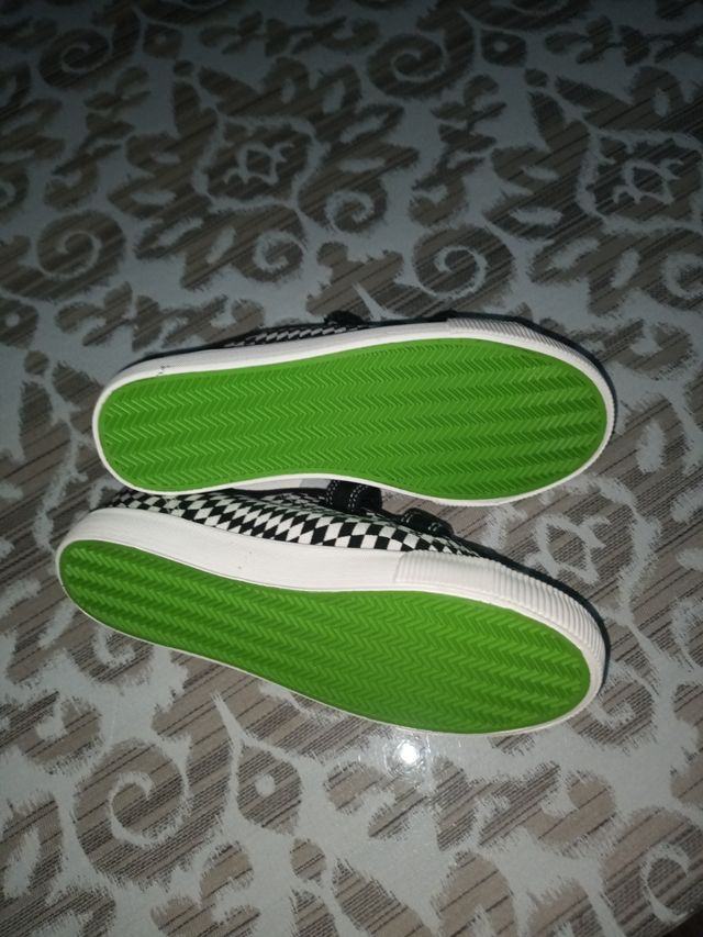Zapatillas H&M niño talla 33