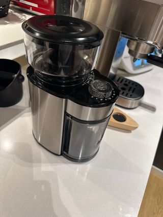 Cafetera Espresso + molidor + herramientas 