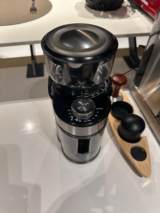 Cafetera Espresso + molidor + herramientas 