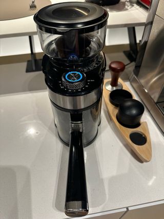 Cafetera Espresso + molidor + herramientas 