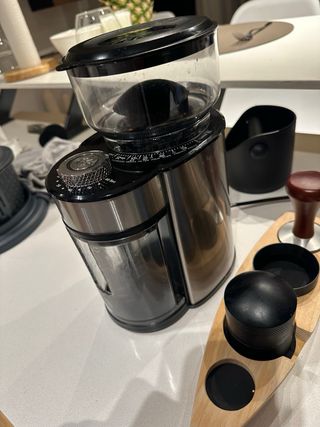 Cafetera Espresso + molidor + herramientas 