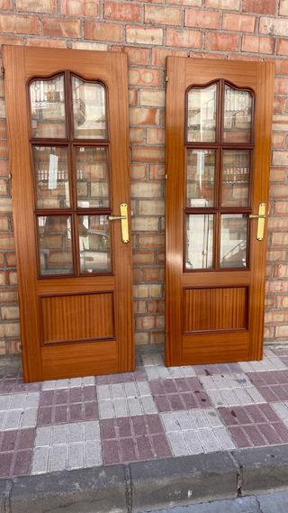 Puertas de madera con cristales