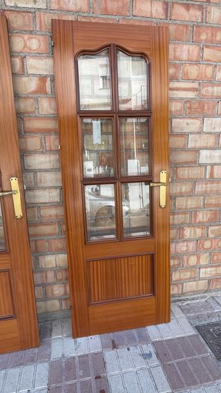 Puertas de madera con cristales