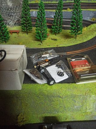 Scalextric: 5 coches y accesorios