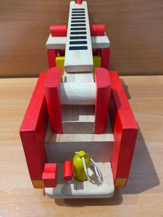 Camión de bomberos de madera