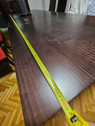 Mesa de salón extensible de madera