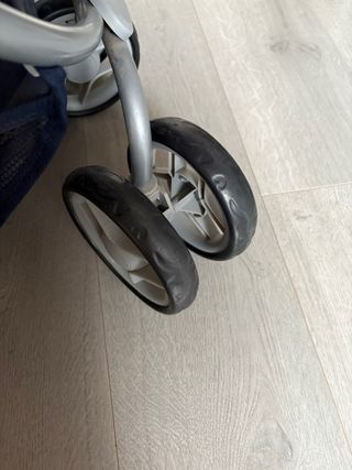 Carrito de muñecas con bolso