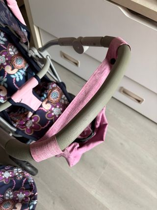 Carrito de muñecas con bolso
