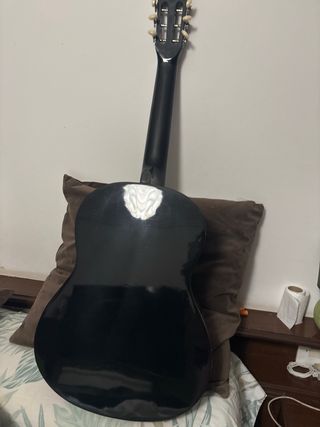 Guitarra española negra