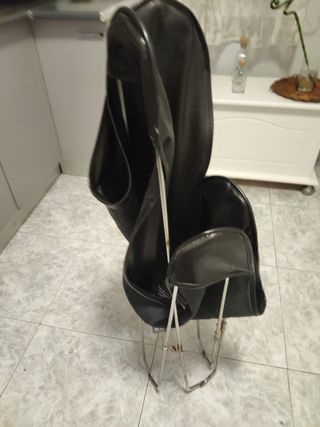 Sillón de diseño imitación piel negro