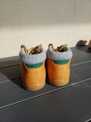 Lote Zapatos botas sandalias zapatillas BEBE t. 20