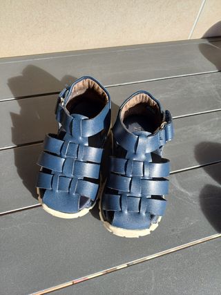 Lote Zapatos botas sandalias zapatillas BEBE t. 20