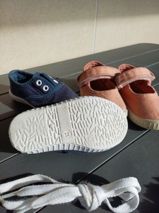 Lote Zapatos botas sandalias zapatillas BEBE t. 20