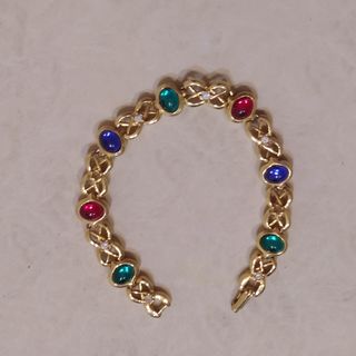 DOS PULSERAS Y UN ANILLO