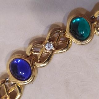 DOS PULSERAS Y UN ANILLO